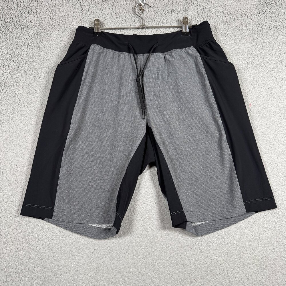 Lululemon Core 9 Short Men Size Medium Grey/Black Athletic Running Solid Pullon